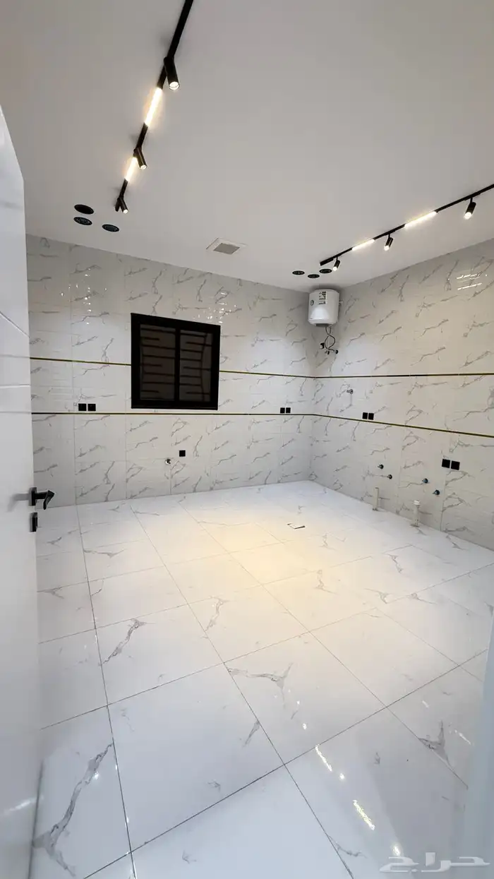 للبيع شقق سكنية فاخرة بالقرب من حى الضيافه والإسكان بالخميس 15