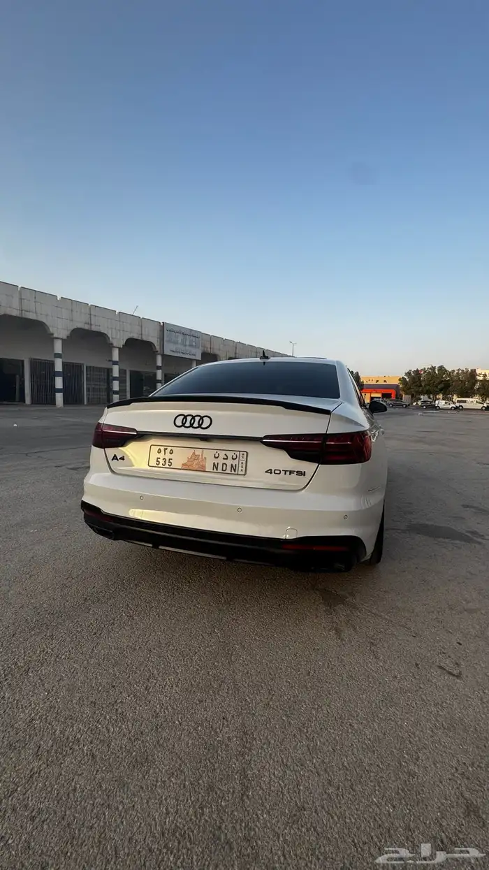 أودي A4 40 TFSI Black Edition حصان 190 18