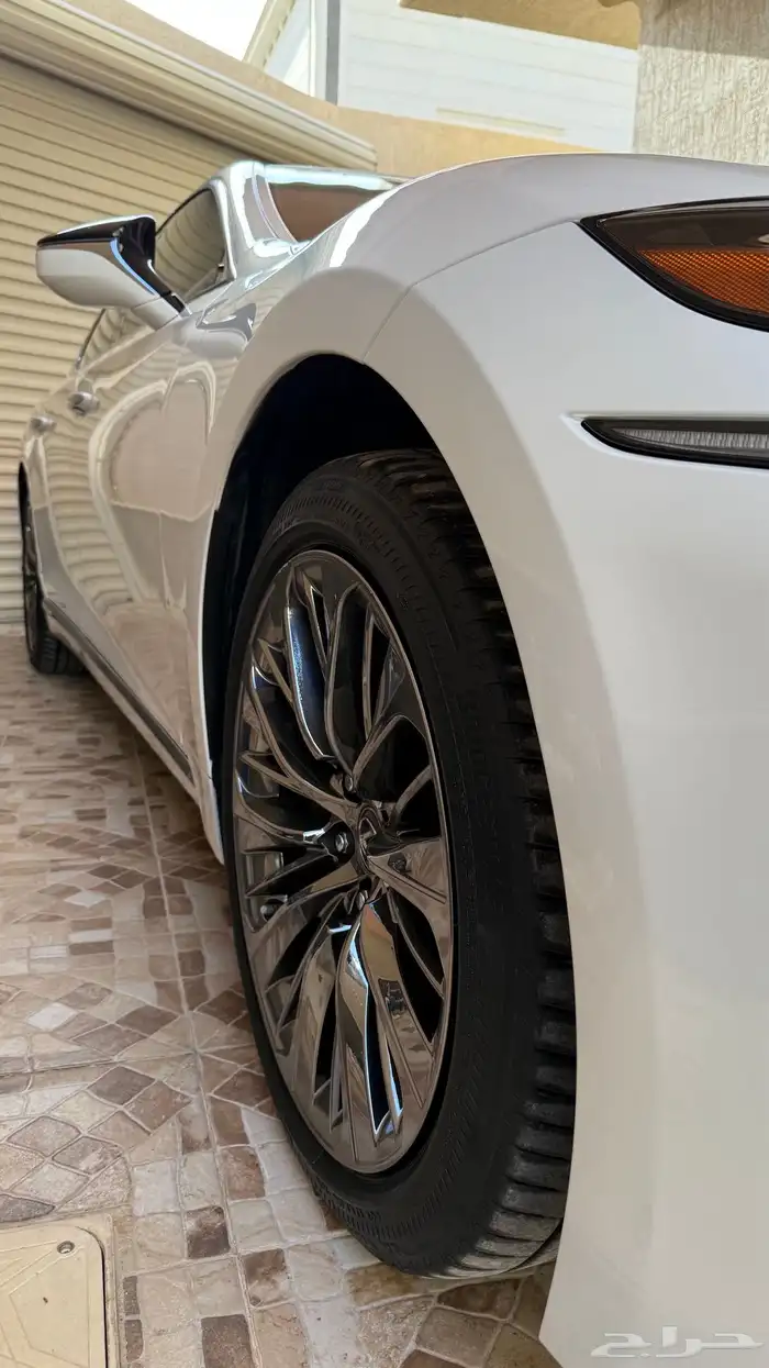للبيع لكزس LS 8
