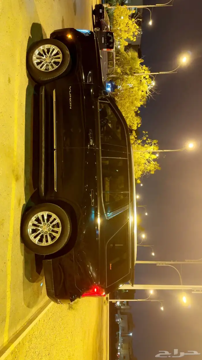للبيع جمس يوكن اسود SLT شبه جديد 3