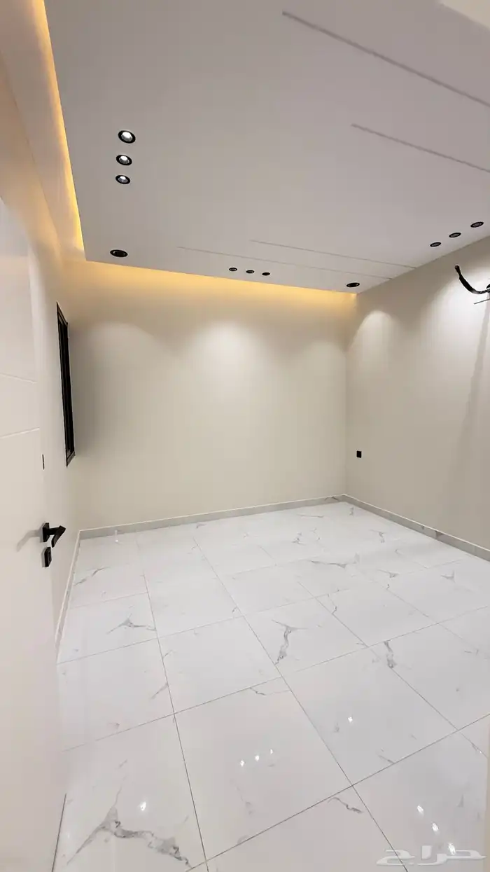 للبيع شقق سكنية فاخرة بالقرب من حى الضيافه والإسكان بالخميس 16