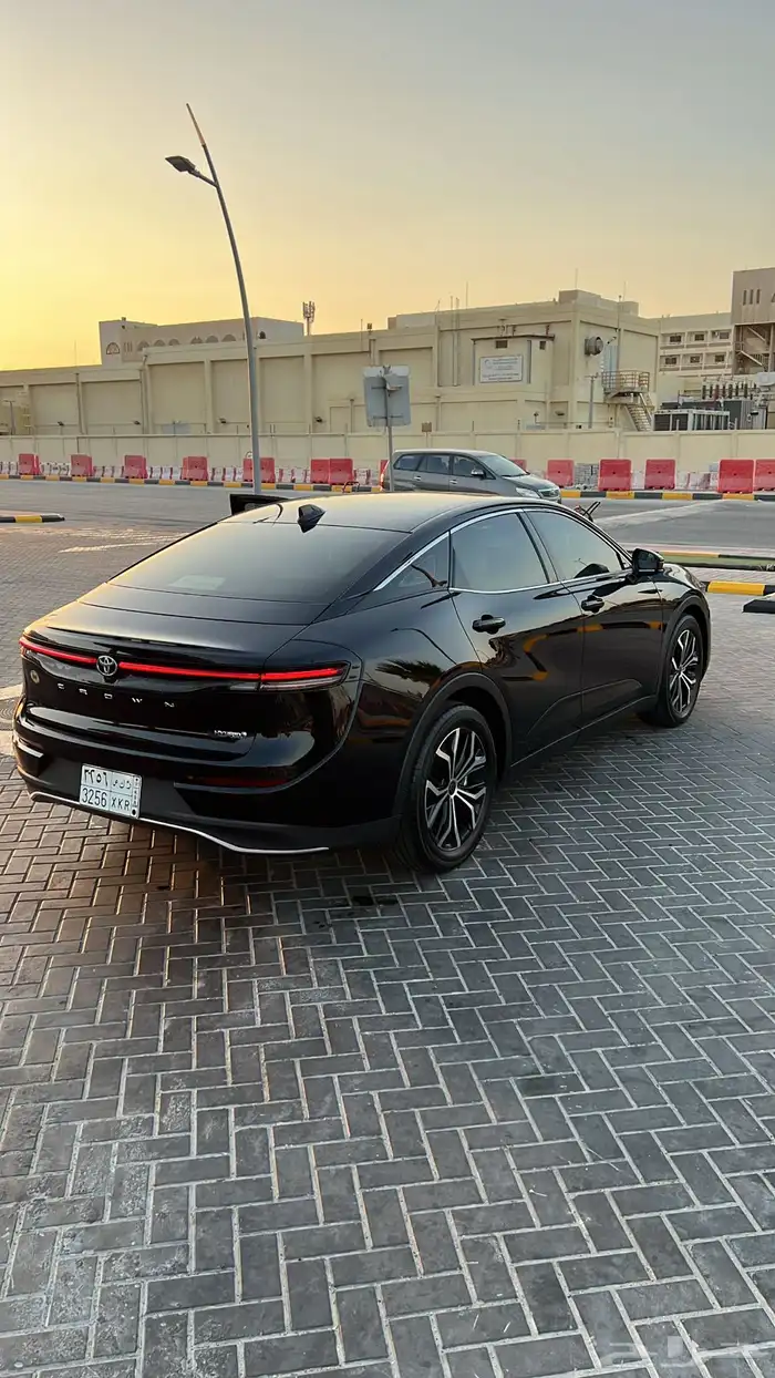 تويوتا كروان 2023 للتنازل بدون مقابل 6