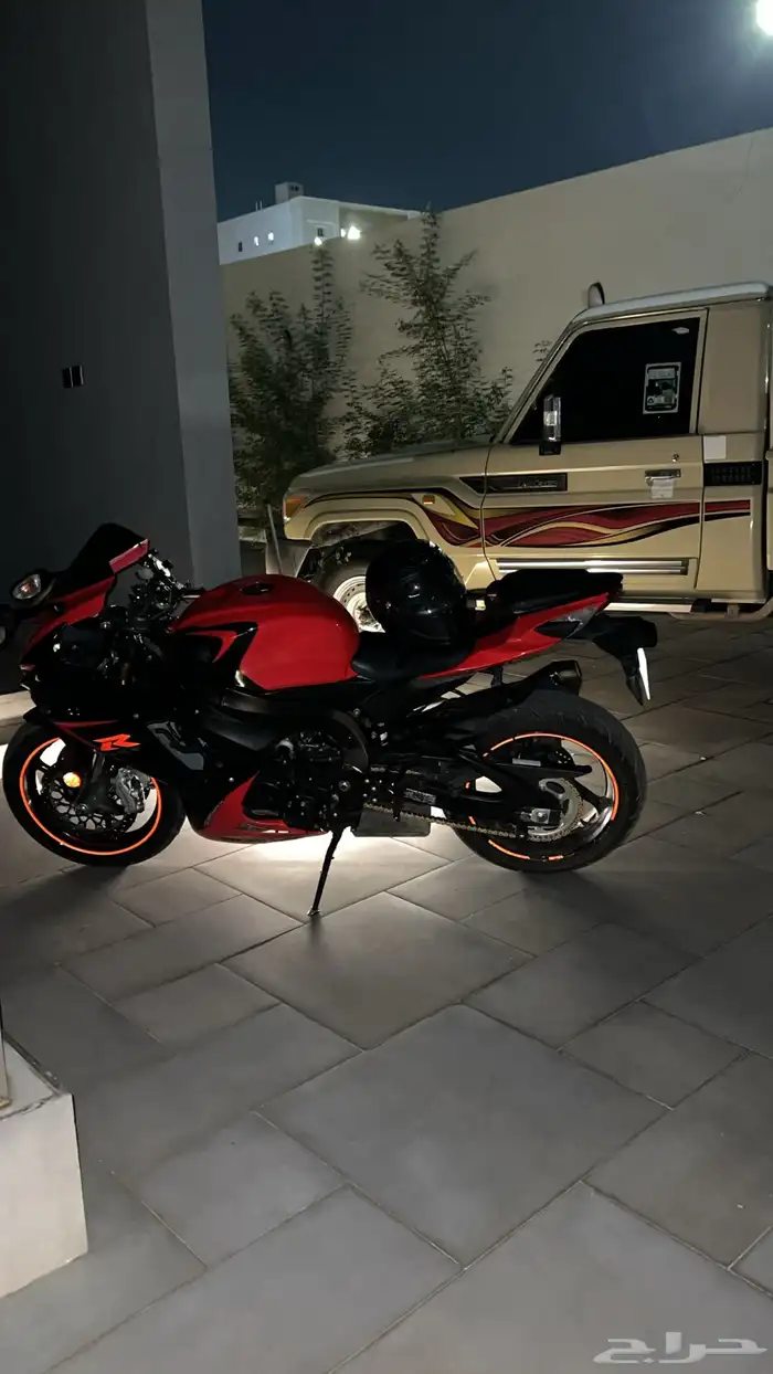 ريس سزوكي750 3