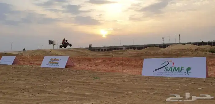 استيكرات وبنرات مشاريع كبيره مواجدين على مدار الساعه 3