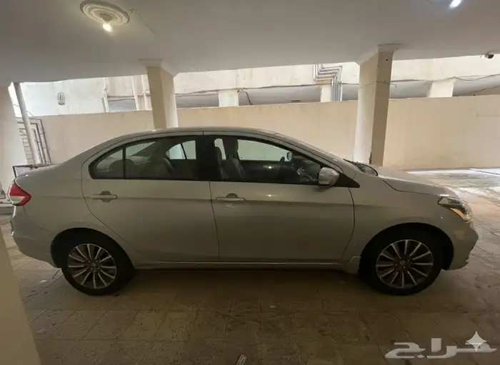 سيارة سوزوكي سياز للبيع موديل 2024 في مكة الكيلو 33300 ضمان 1