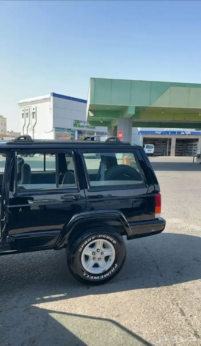 شيروكي موديل 2000 3
