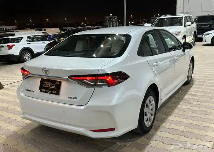 تويوتا كورولا موديل 2023 ستاندر 16
