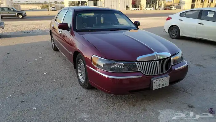 لنكولن تاون كار 1998 37