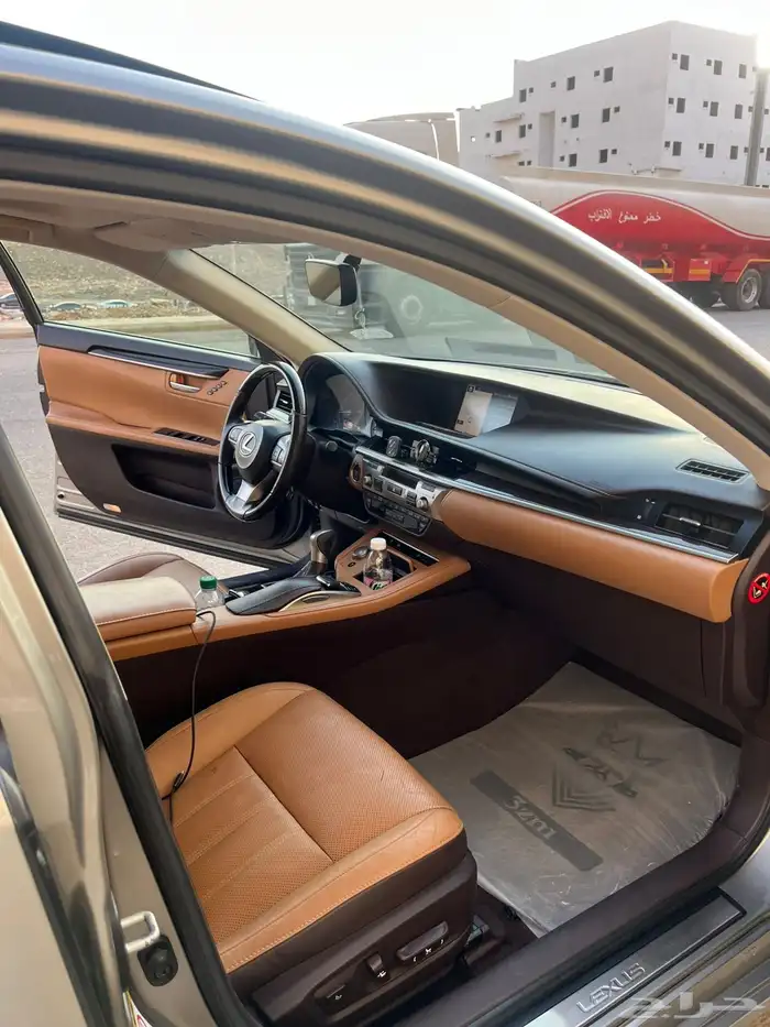 لكزس ES350سعودي قمة في النظافة 17