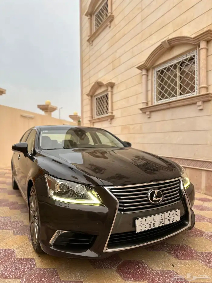 لكزس LS460 لارج موديل 2013 نظيف جدا 3