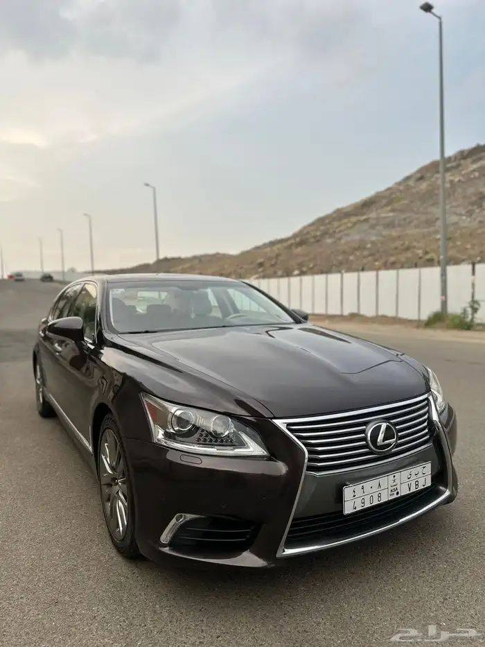 لكزس LS460 لارج موديل 2013 نظيف جدا 10
