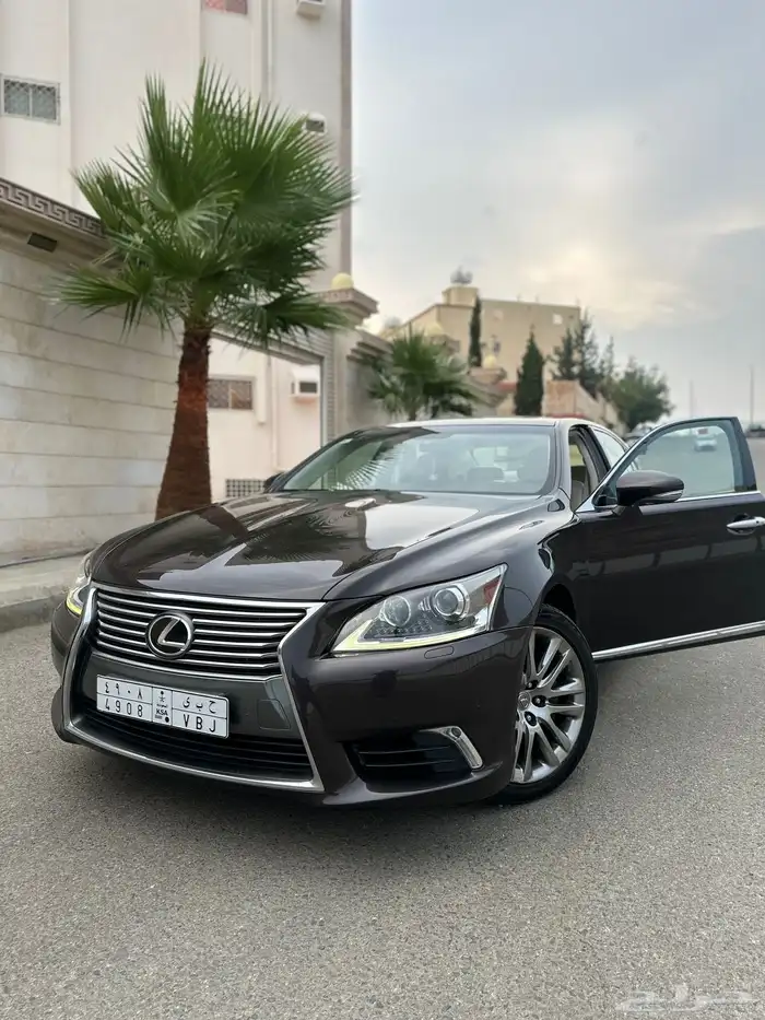 لكزس LS460 لارج موديل 2013 نظيف جدا 8