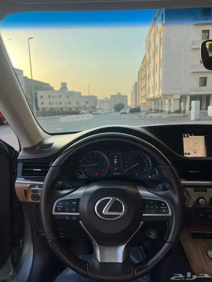 لكزس ES350سعودي قمة في النظافة 18