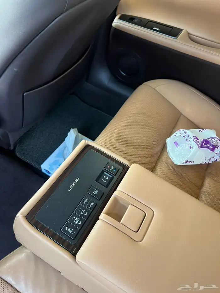 لكزس ES350سعودي قمة في النظافة 28