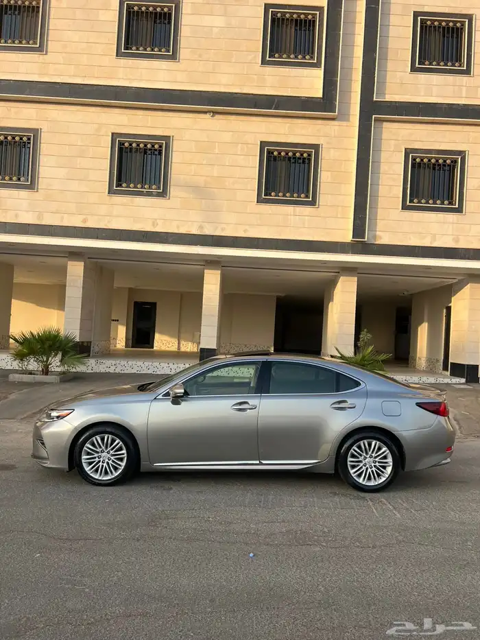 لكزس ES350سعودي قمة في النظافة 5