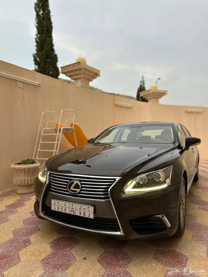 لكزس LS460 لارج موديل 2013 نظيف جدا 2