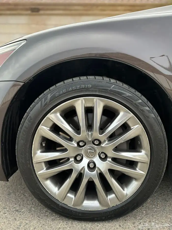 لكزس LS460 لارج موديل 2013 نظيف جدا 28
