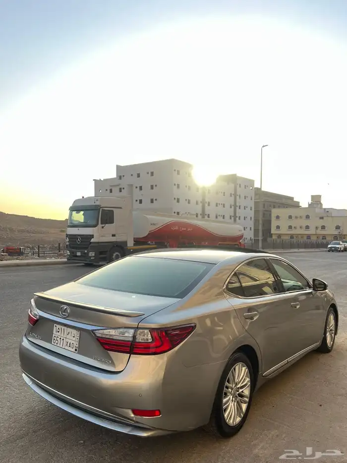لكزس ES350سعودي قمة في النظافة 10