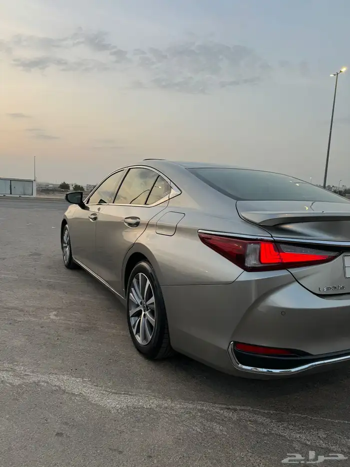 لكزس2020 ES250 8