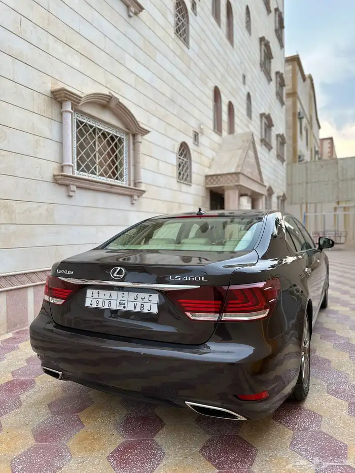 لكزس LS460 لارج موديل 2013 نظيف جدا 18