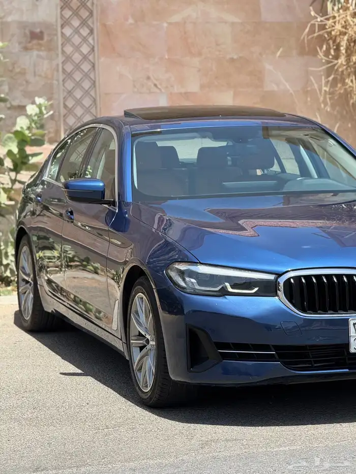 BMW 520 2023 السعر 125000 الف بودي بلد 28