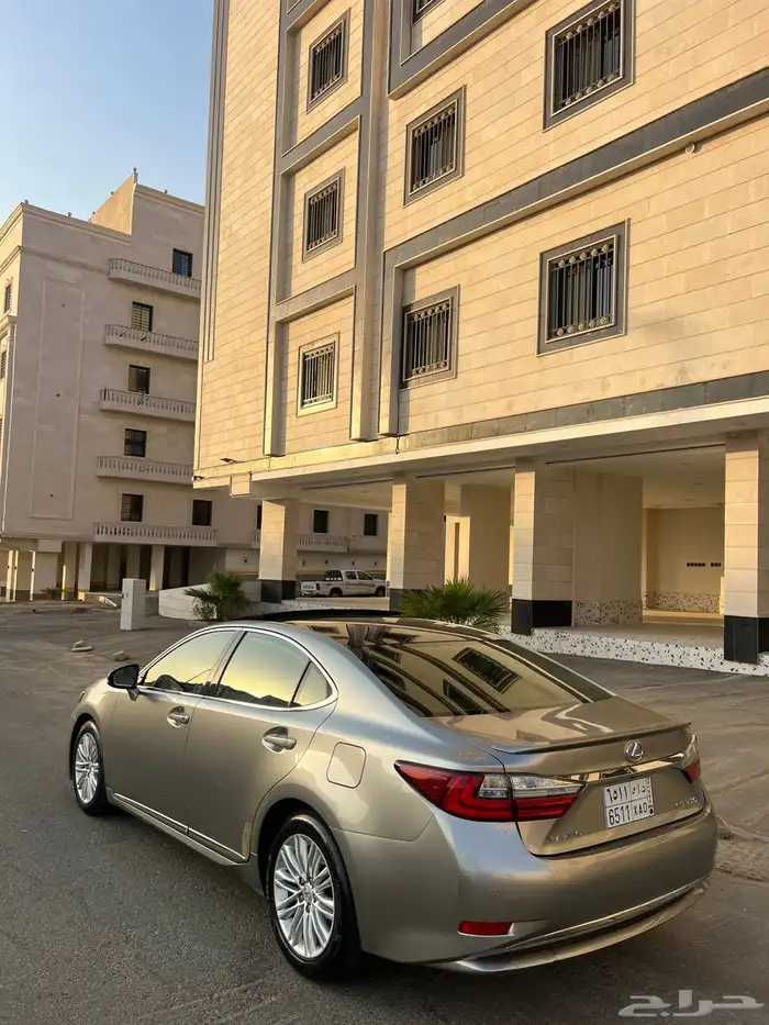 لكزس ES350سعودي قمة في النظافة 15