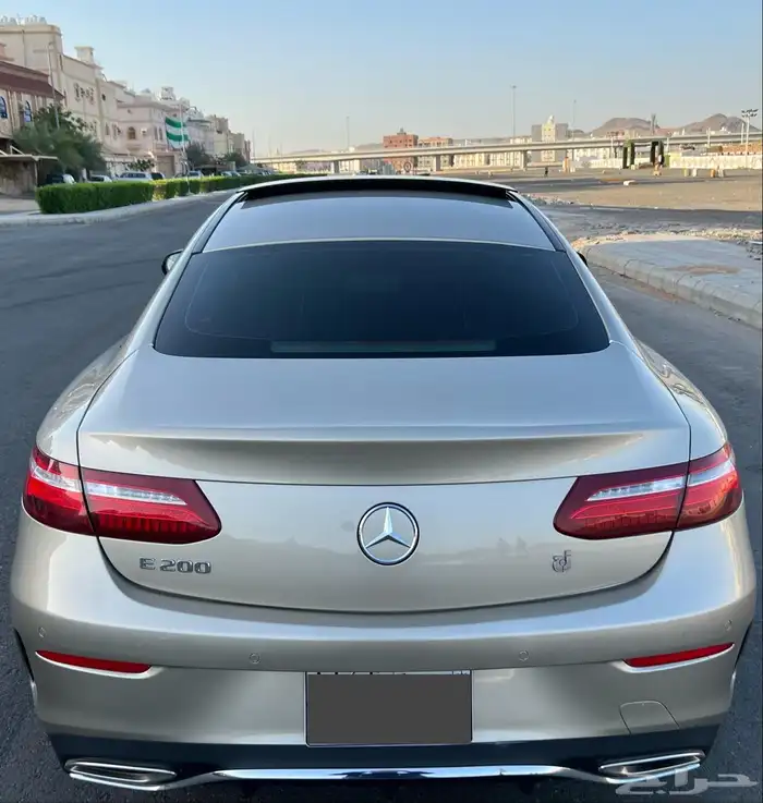 مرسيدس E200 2019 4
