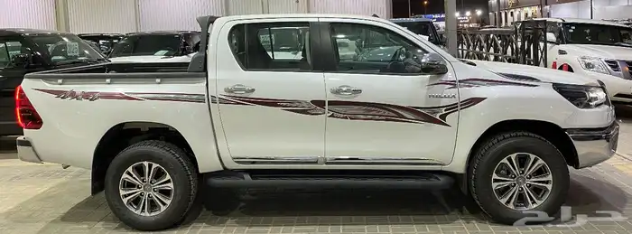 هايلوكس فل كامل بنزين قير توماتيك 2025 صادره اللوحات 1