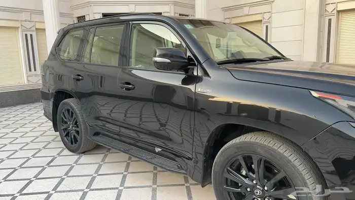 لكزس بلاك اديشن 4