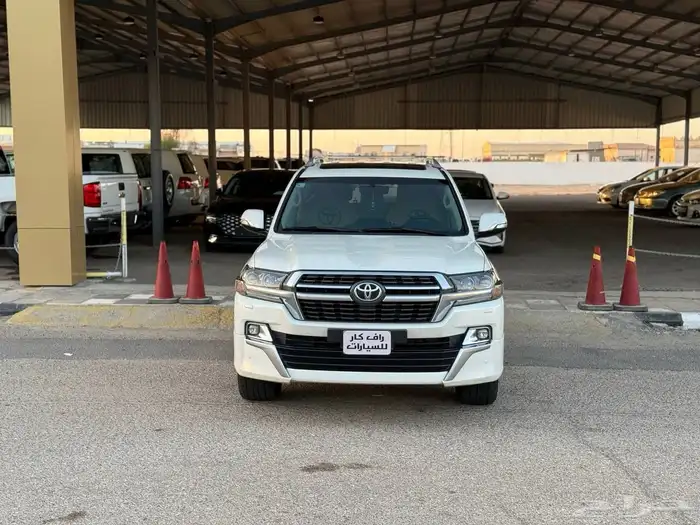 تويوتا لاندكروزر GXR 2021 تورنق 8