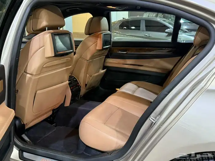 بي ام دبليو - 2012 - 740LI - الفئه السابعه ( بحاله ممتازه ) 14