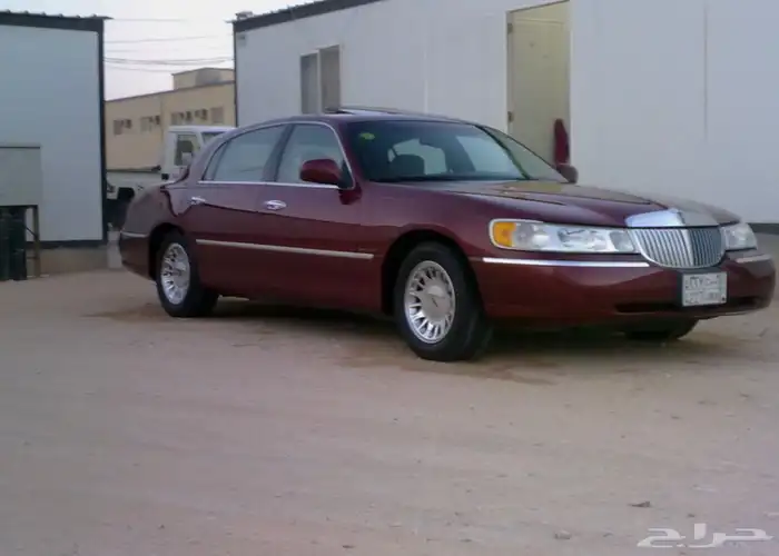 لنكولن تاون كار 1998 46