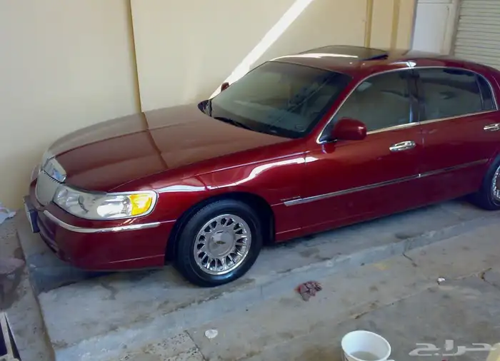 لنكولن تاون كار 1998 48