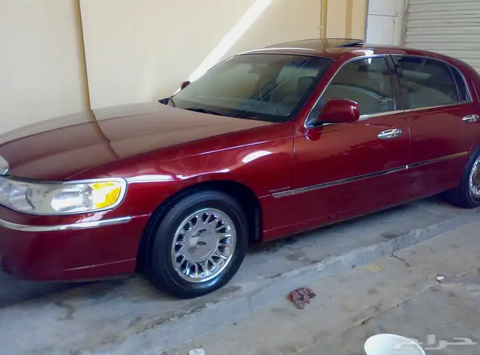 لنكولن تاون كار 1998 45