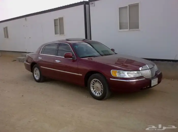 لنكولن تاون كار 1998 44