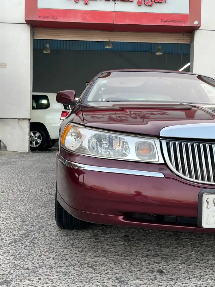 لنكولن تاون كار 1998 32