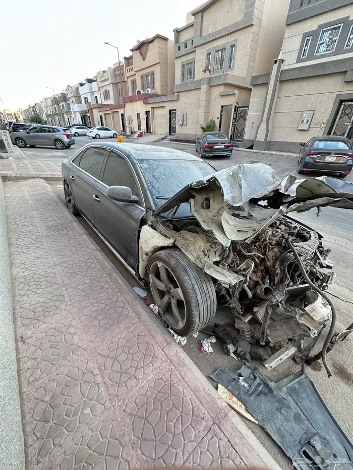اودي 2014 A8 مصدوم 3