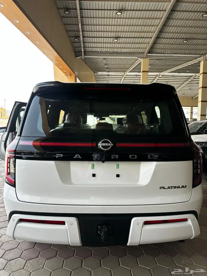 نيسان بلاتينوم فل كامل 2026 توين تربو ابيض سقف اسود 3