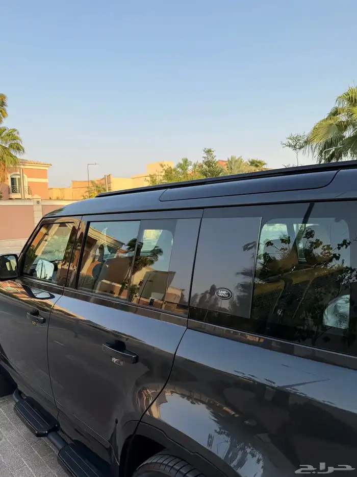 للبيع لاندروفر ديفندر 2023 HSE 110 2