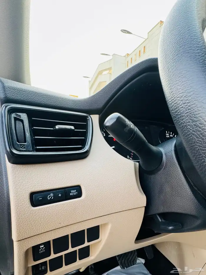 نيسان اكس تريل نص فل دبل خمس مقاعد 23