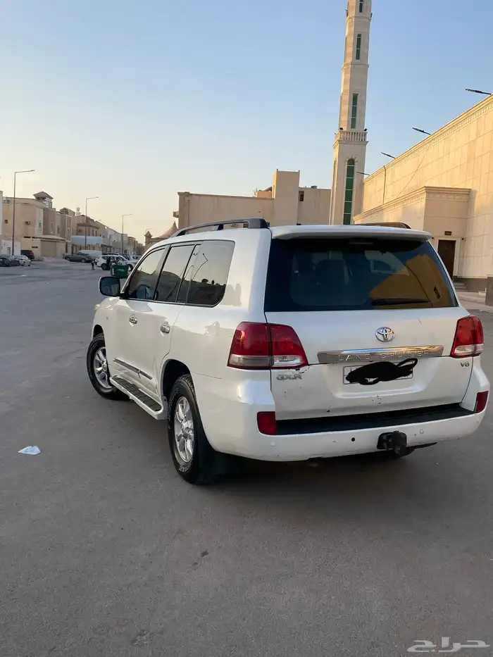 لاندكروزر gxr 2011فل كامل 4