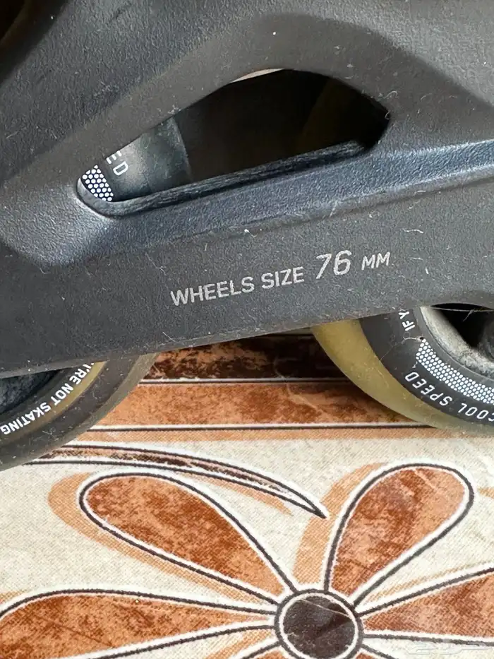 سكيت شوز من ماركة ممتازة مقاس 42 0