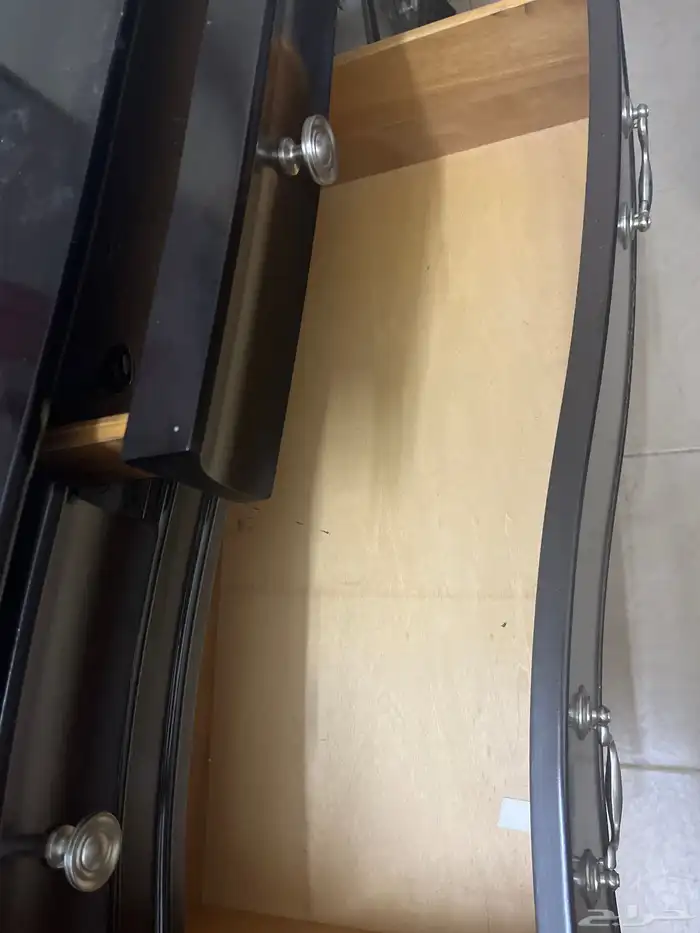 غرفة نوم كلاسيك بني محروق مع السرير 6