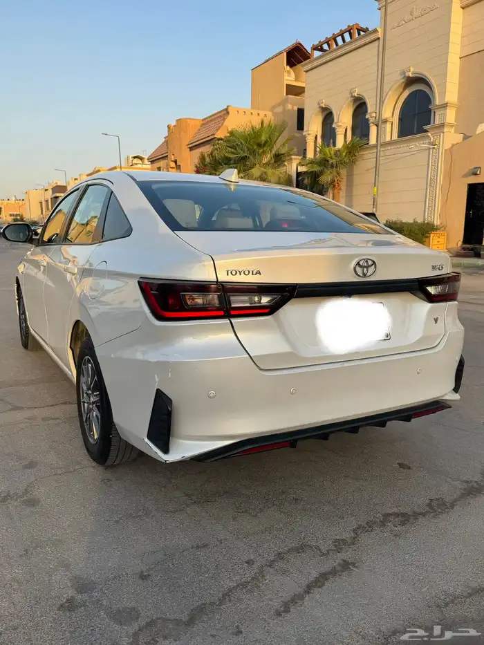 تويوتا يارس 2024 3