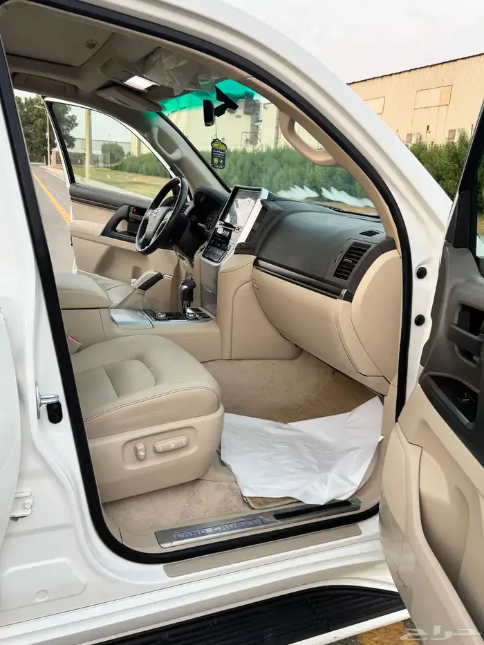 لاندكروزر 2021 GXR V8 19