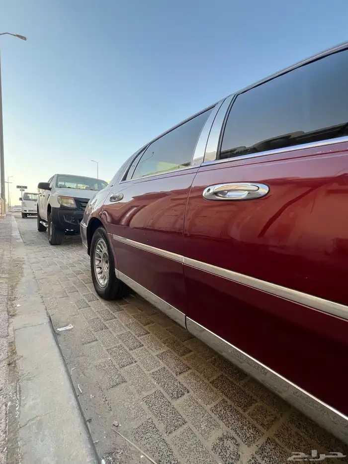 لنكولن تاون كار 1998 26