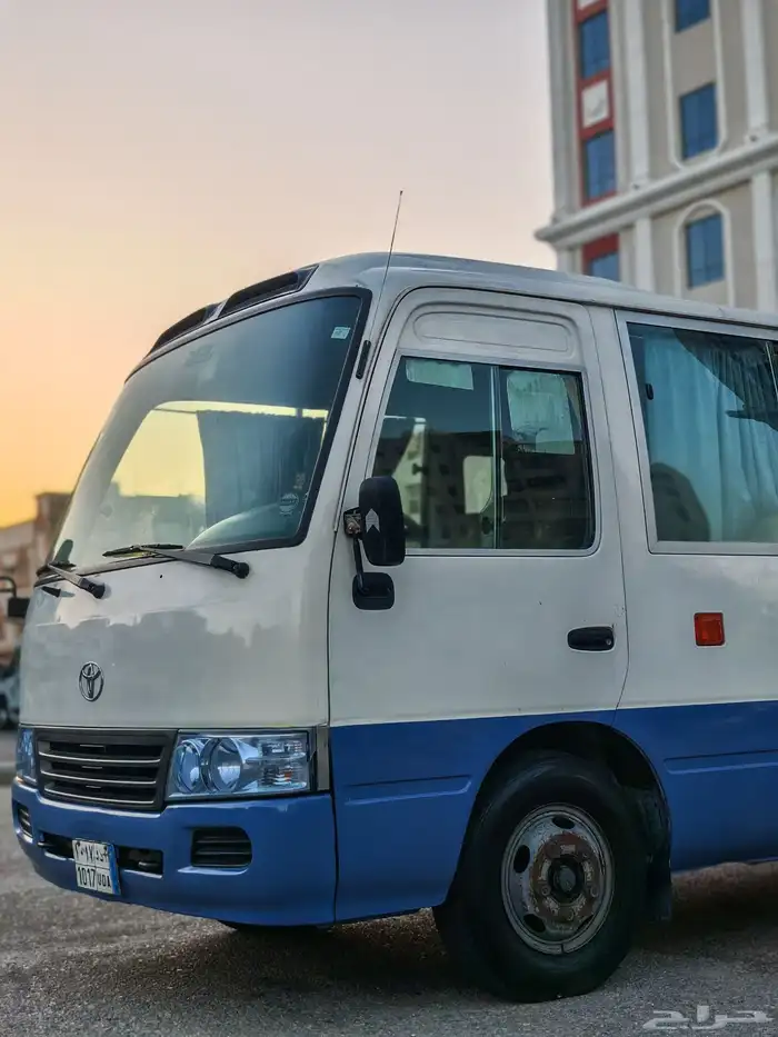 باص بنزين كوستر 30 راكب نظيف 19