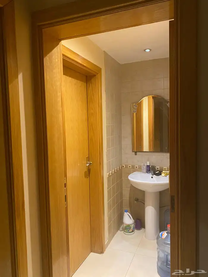 فرصة مميزة   شقة واسعة 173م مع مطبخ إيكيا و7 سبلت 10