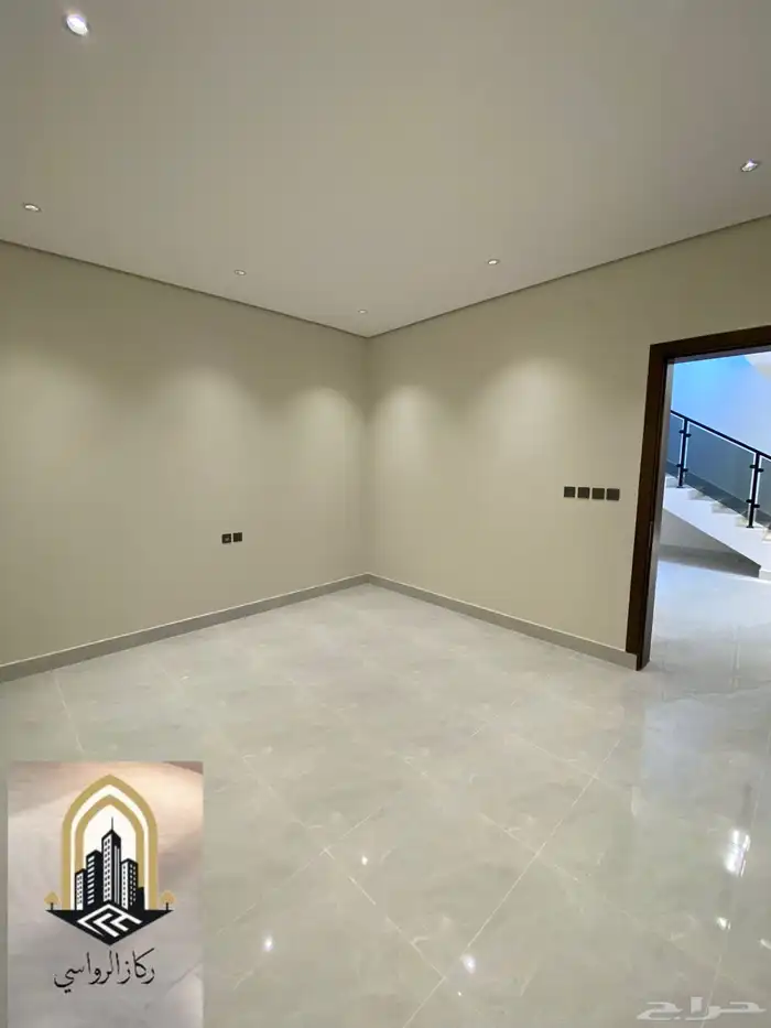 فيلا روف ارضي للبيع حي الاخضر 9