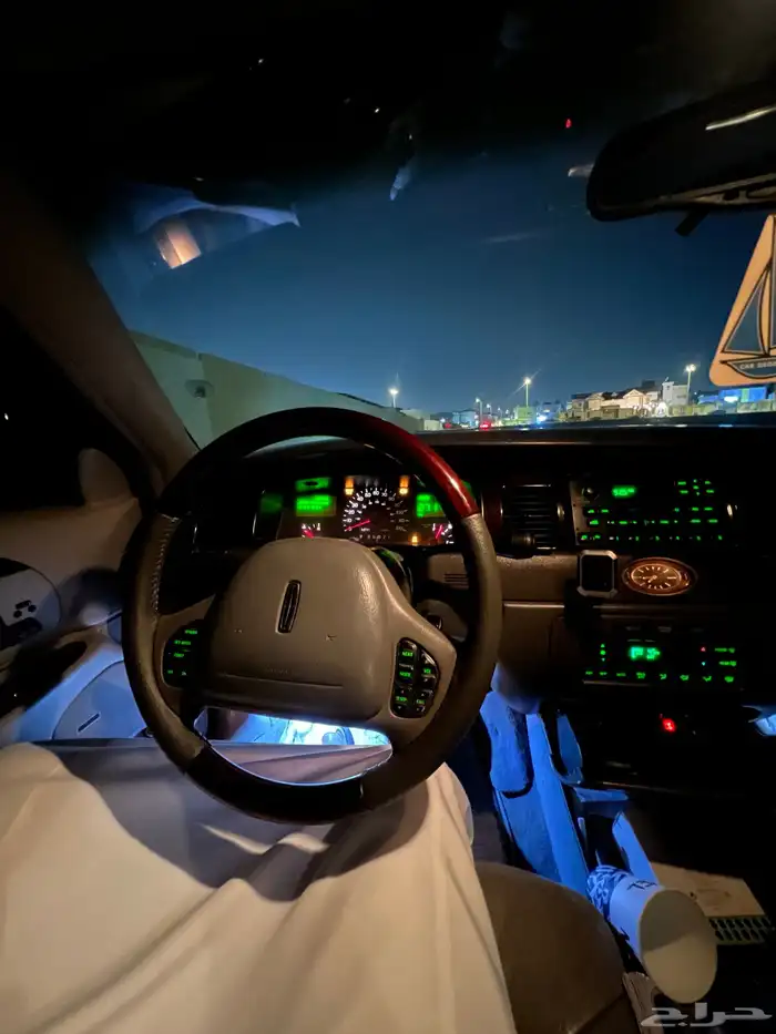 لنكولن تاون كار 1998 55